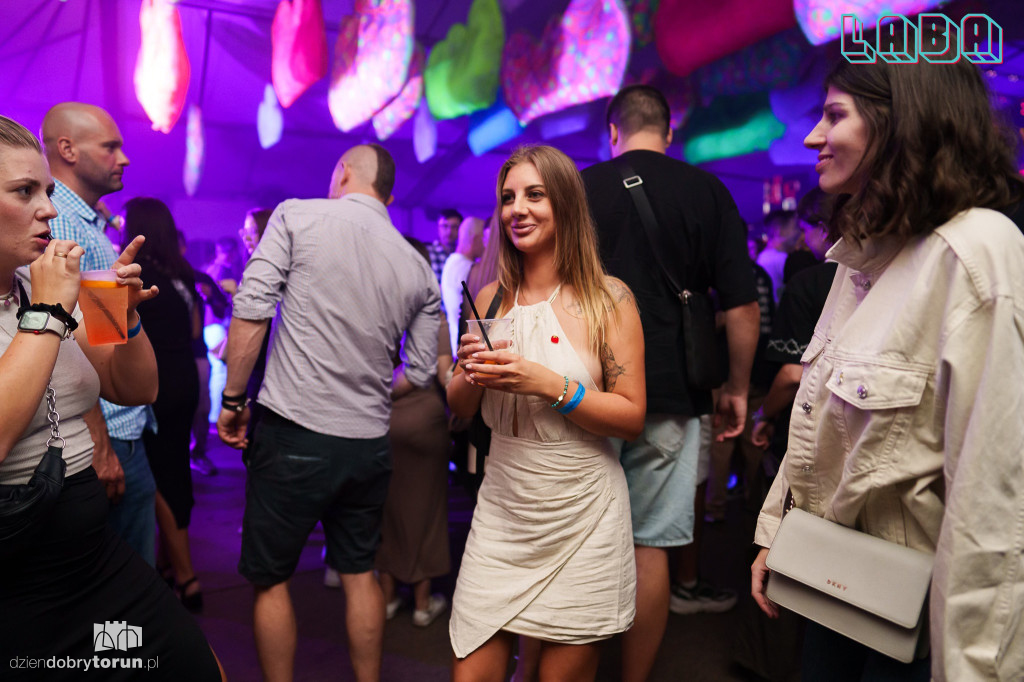 Sobotnia noc w Labie