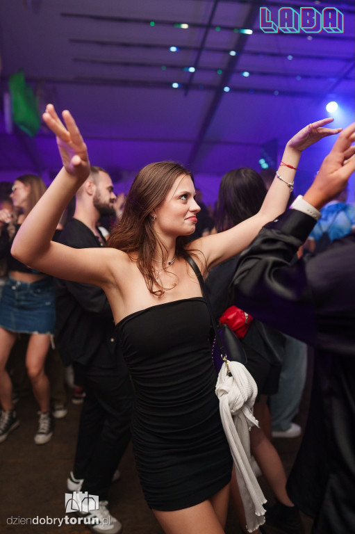 Sobotnia noc w Labie