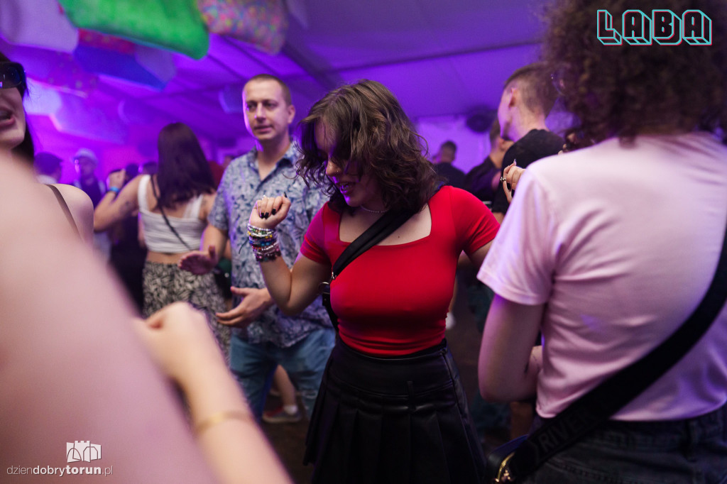 Sobotnia noc w Labie