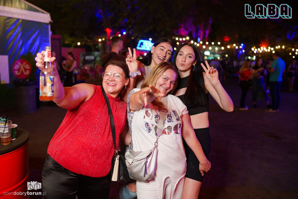 Sobotnia noc w Labie