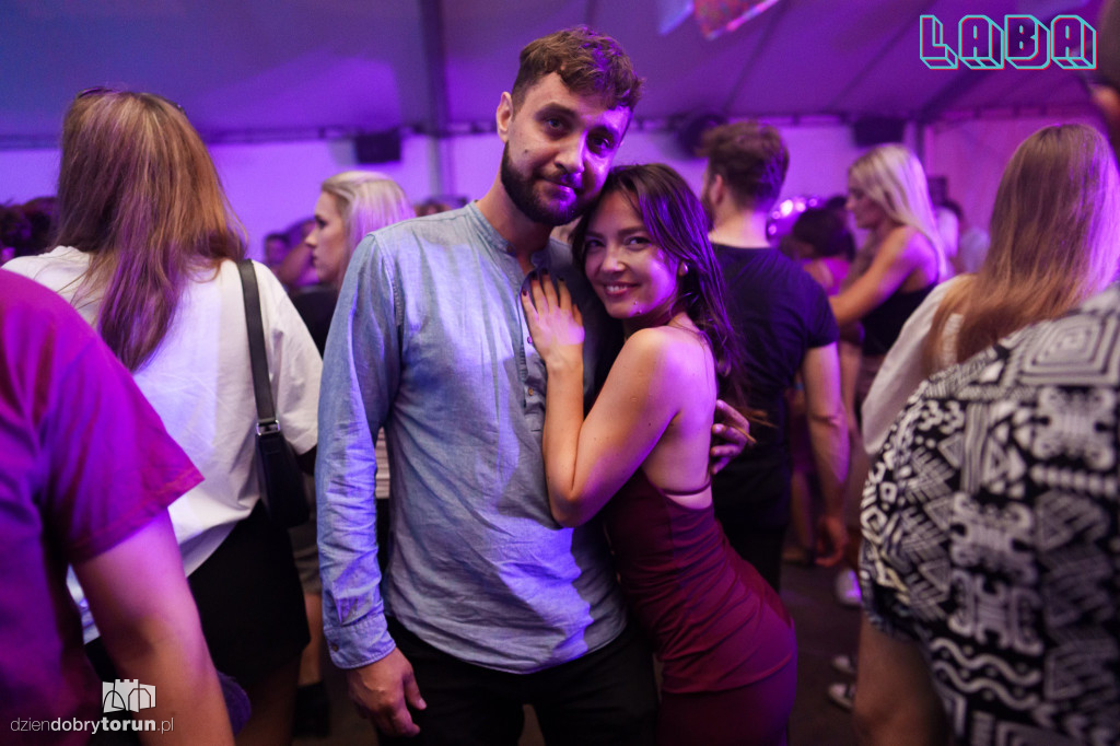 Sobotnia noc w Labie