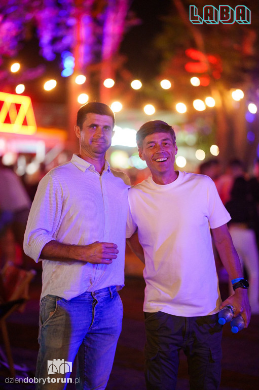 Sobotnia noc w Labie