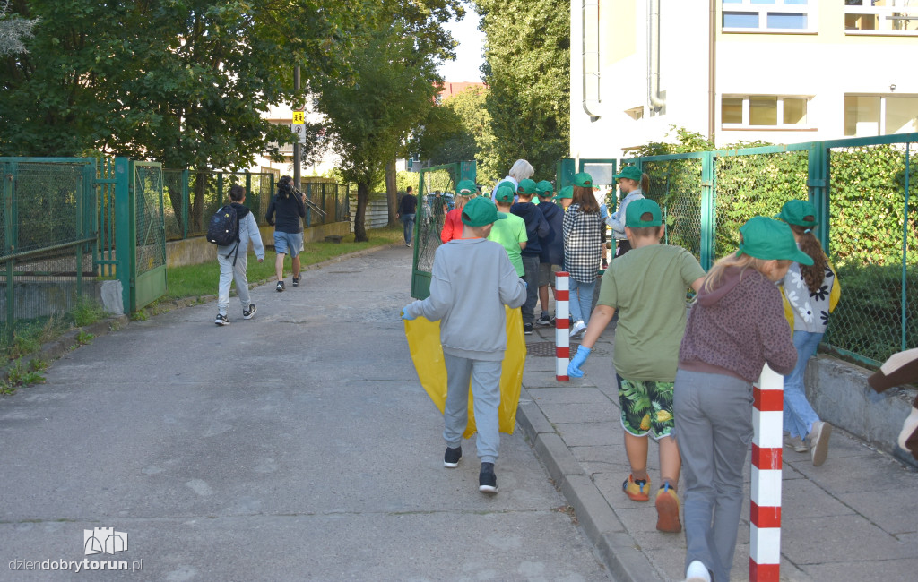 Prezydent z uczniami sprzątali Toruń