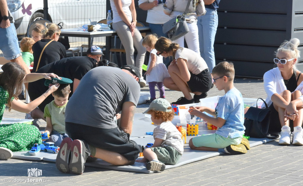 Piknik rodzinny na osiedlu JAR