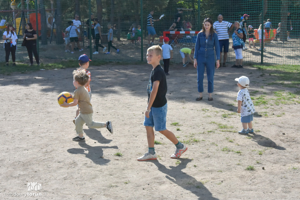 Piknik rodzinny na osiedlu JAR