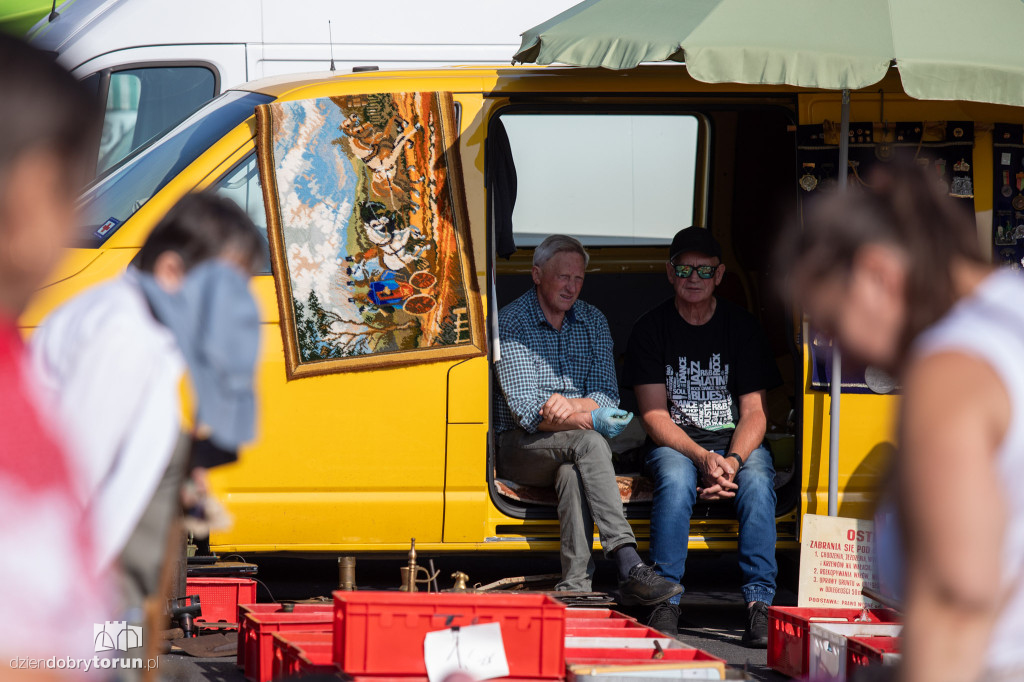 Pchli targ pod Kometą