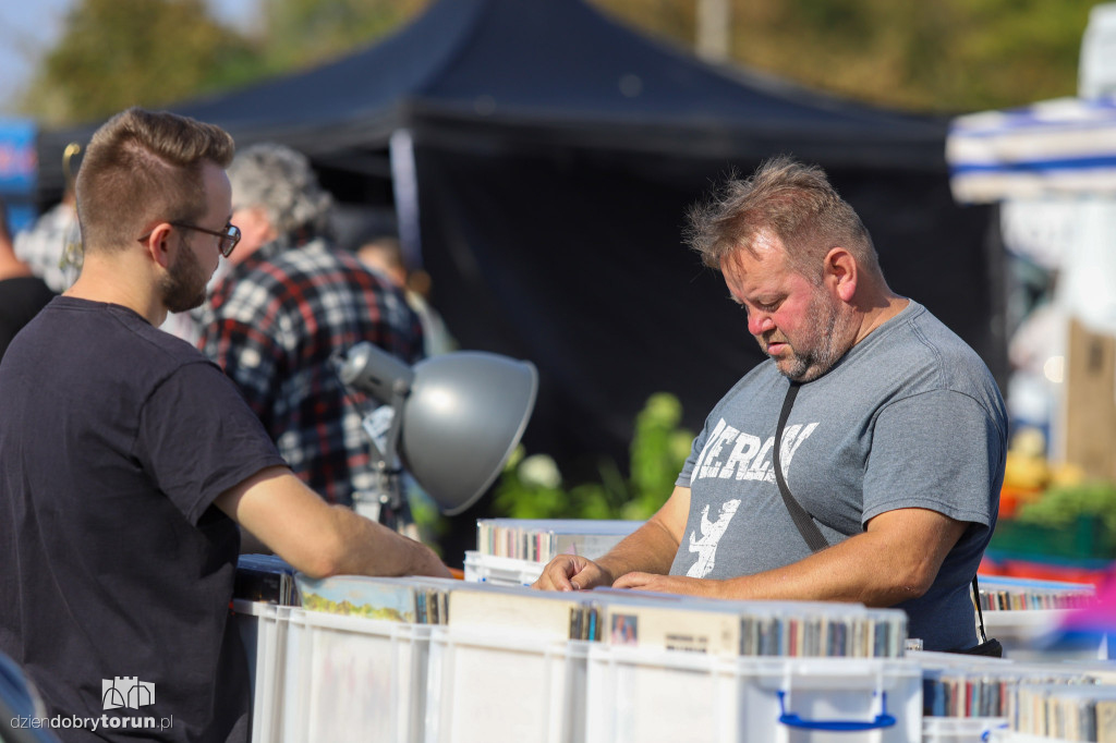 Pchli targ pod Kometą