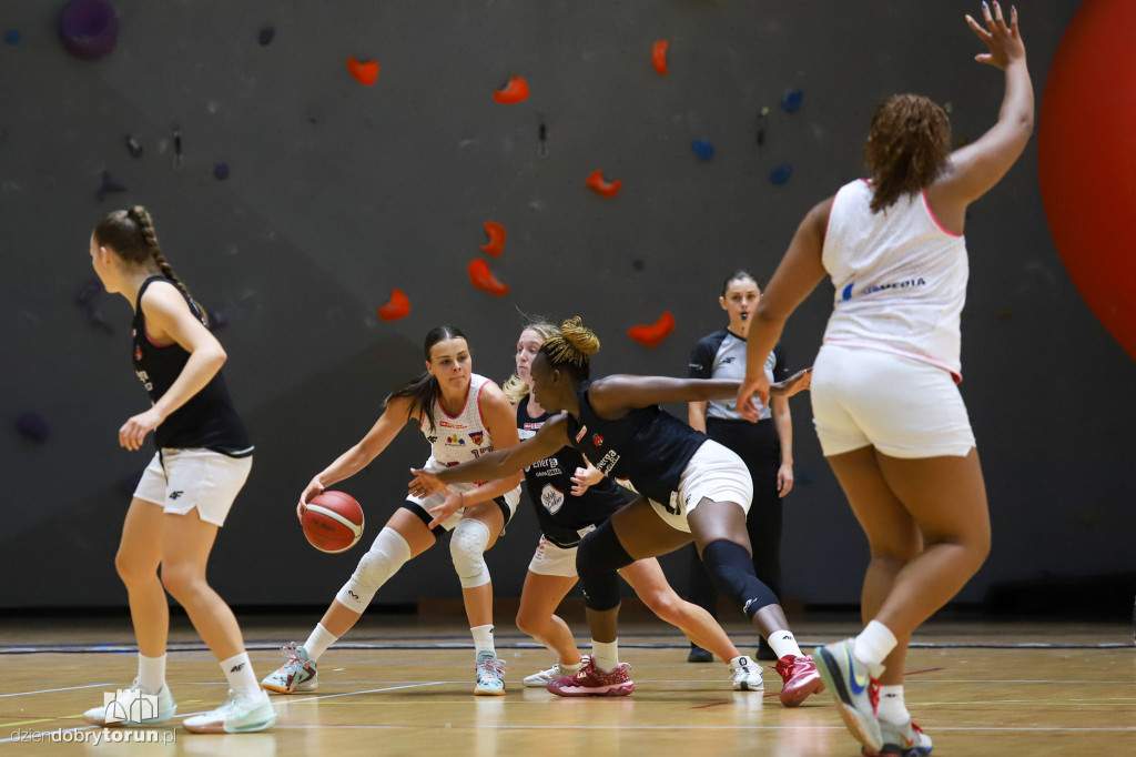 Energa Polski Cukier Toruń 77:55 KS Basket 25 Bydgoszcz