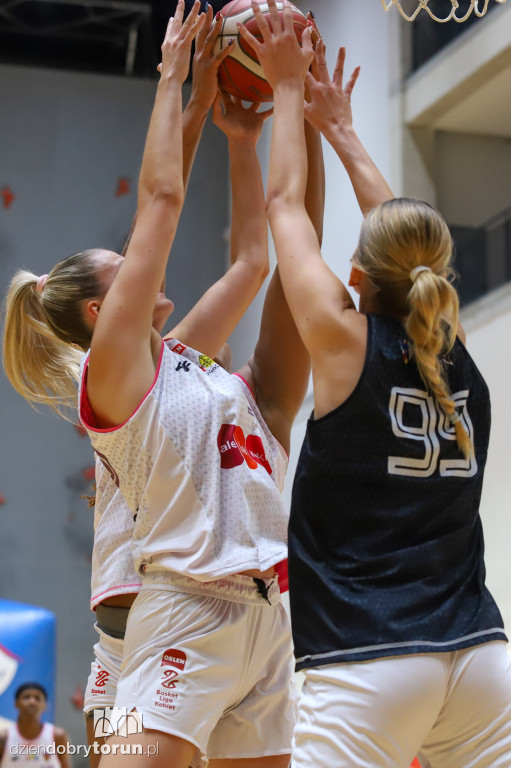 Energa Polski Cukier Toruń 77:55 KS Basket 25 Bydgoszcz