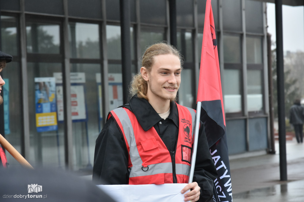 Protest pod rektoratem UMK