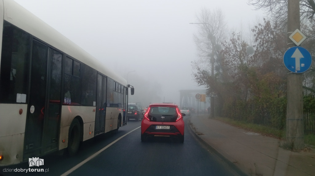 Gęsta mgła w Toruniu i w okolicach