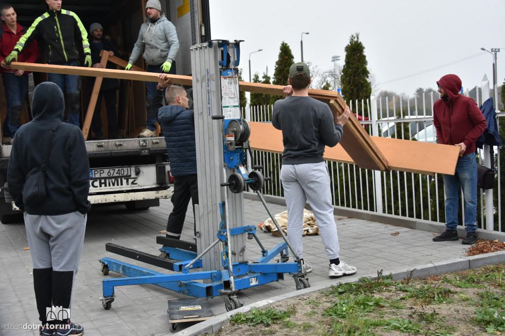 Ogromne organy dotarły do Torunia