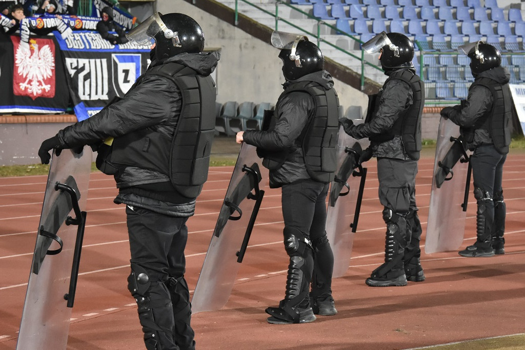 Policja na meczu Elany z Zawiszą