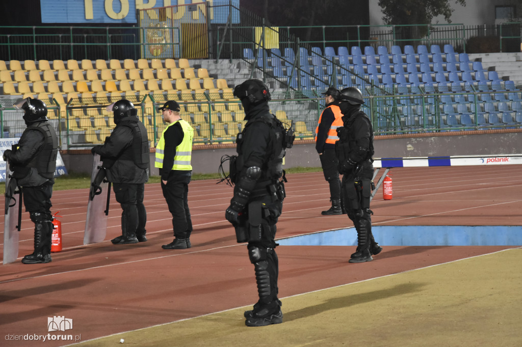 Policja na meczu Elany z Zawiszą