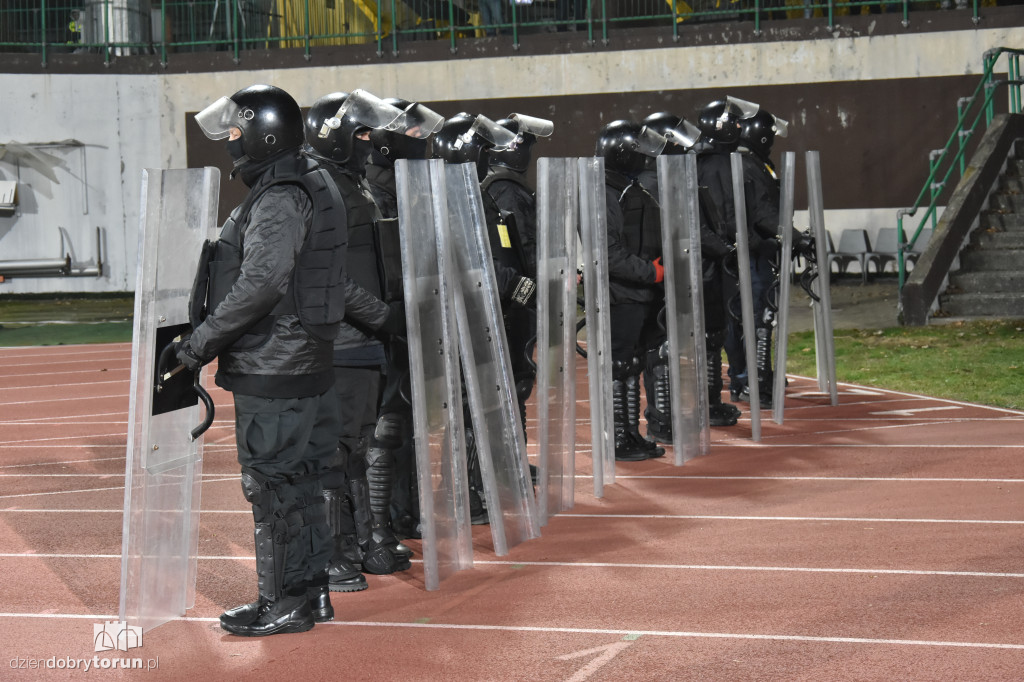 Policja na meczu Elany z Zawiszą