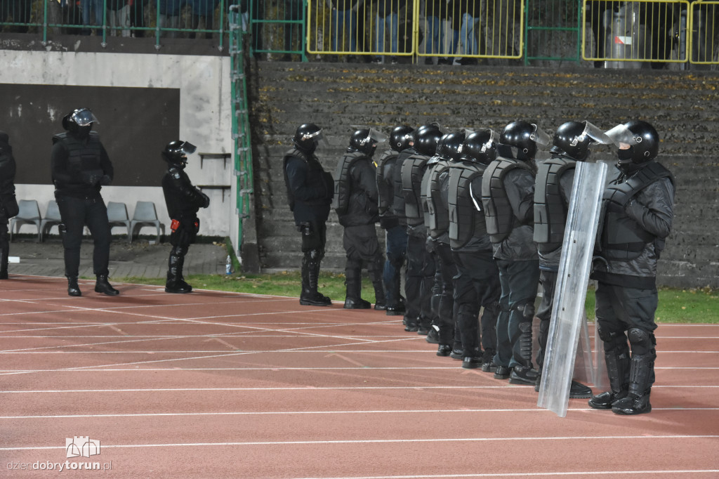 Policja na meczu Elany z Zawiszą