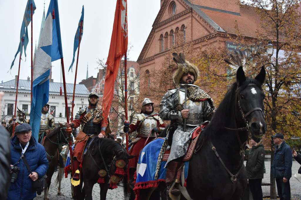 Pochód patriotyczny na 11 listopada w Toruniu