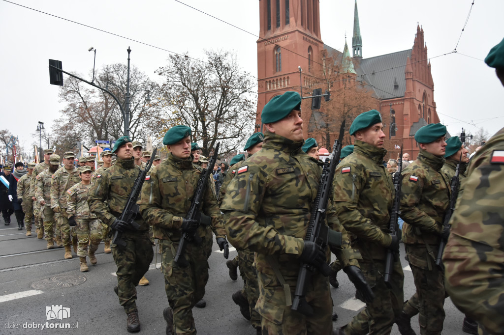 Pochód patriotyczny na 11 listopada w Toruniu