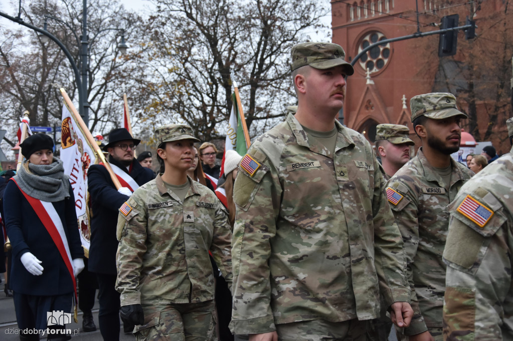 Pochód patriotyczny na 11 listopada w Toruniu