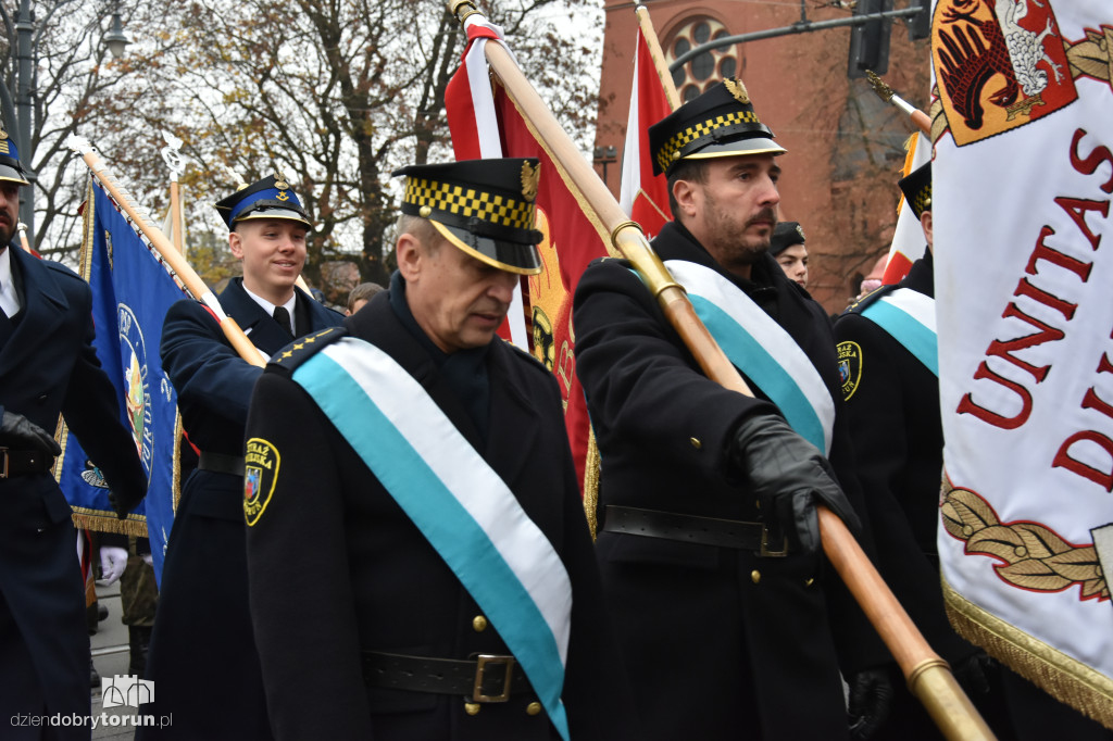 Pochód patriotyczny na 11 listopada w Toruniu