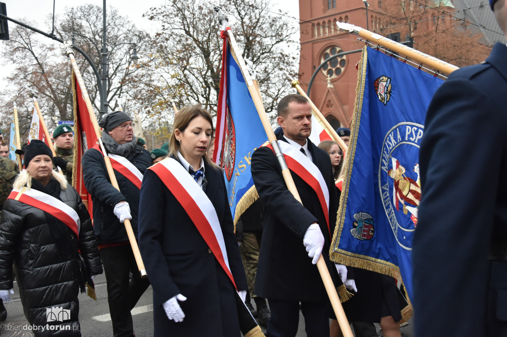 Pochód patriotyczny na 11 listopada w Toruniu