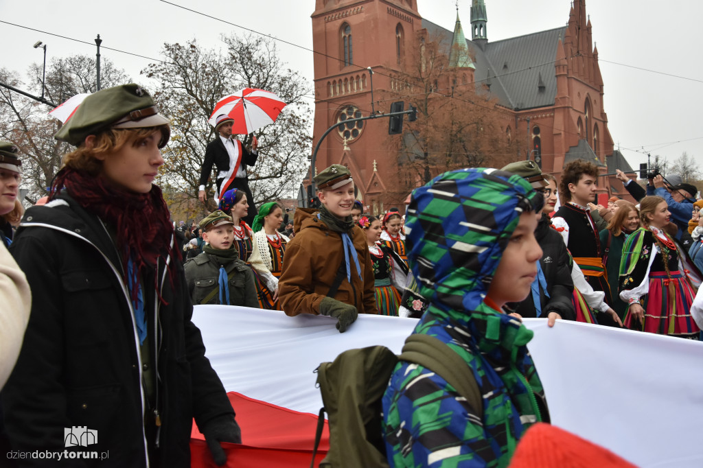 Pochód patriotyczny na 11 listopada w Toruniu