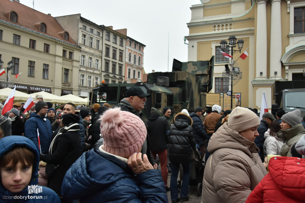 Piknik historyczny na Rynku Staromiejskim