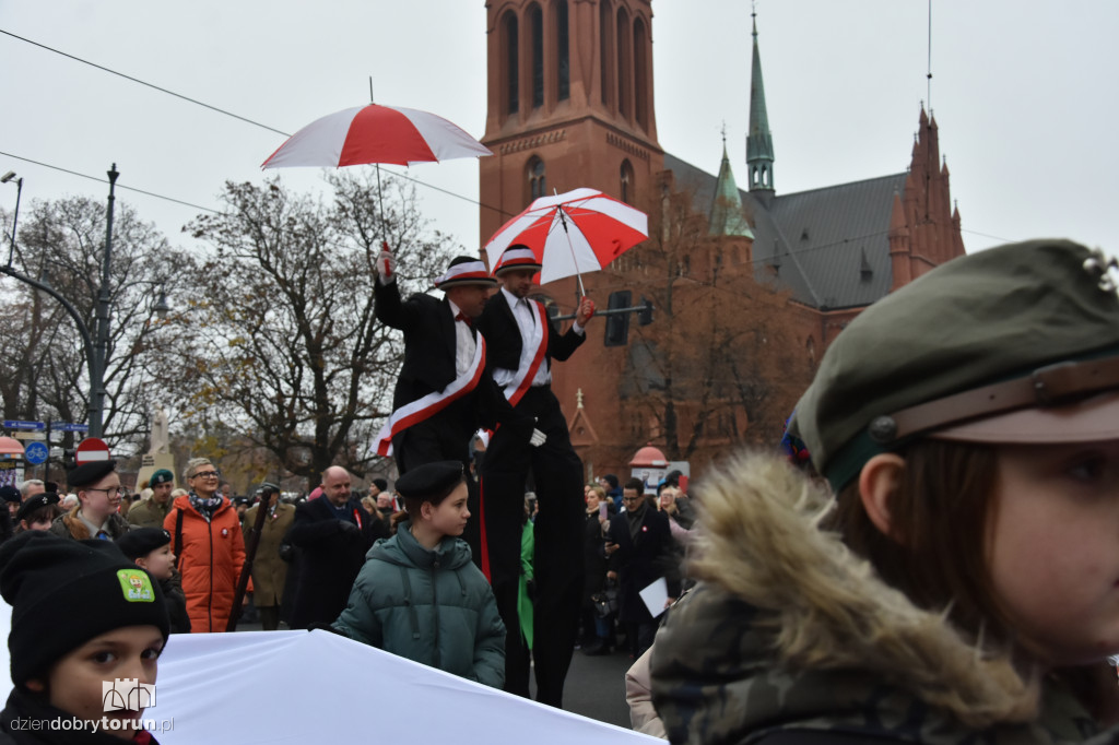 Pochód patriotyczny na 11 listopada w Toruniu