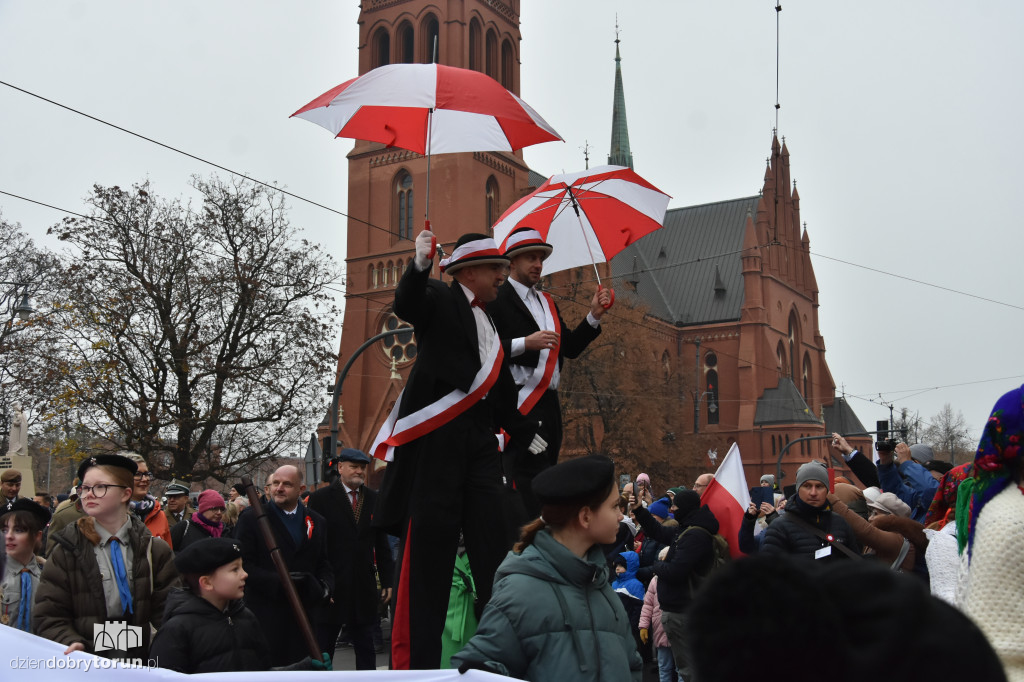 Pochód patriotyczny na 11 listopada w Toruniu