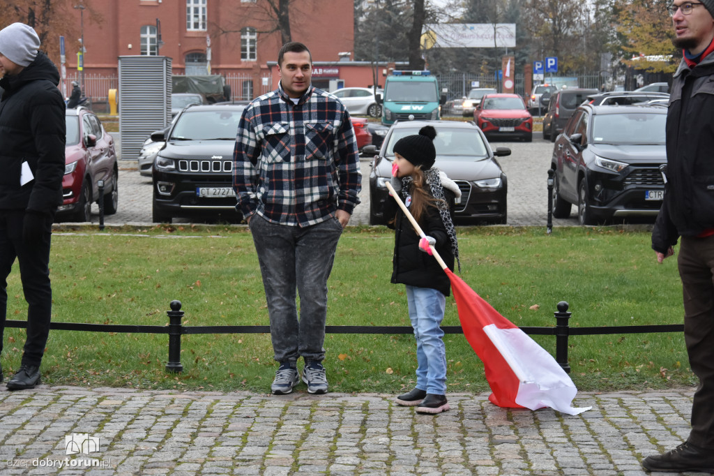 Torunianie tłumnie uczcili 11 listopada