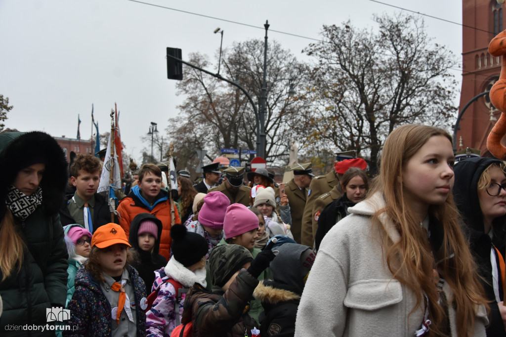 Pochód patriotyczny na 11 listopada w Toruniu