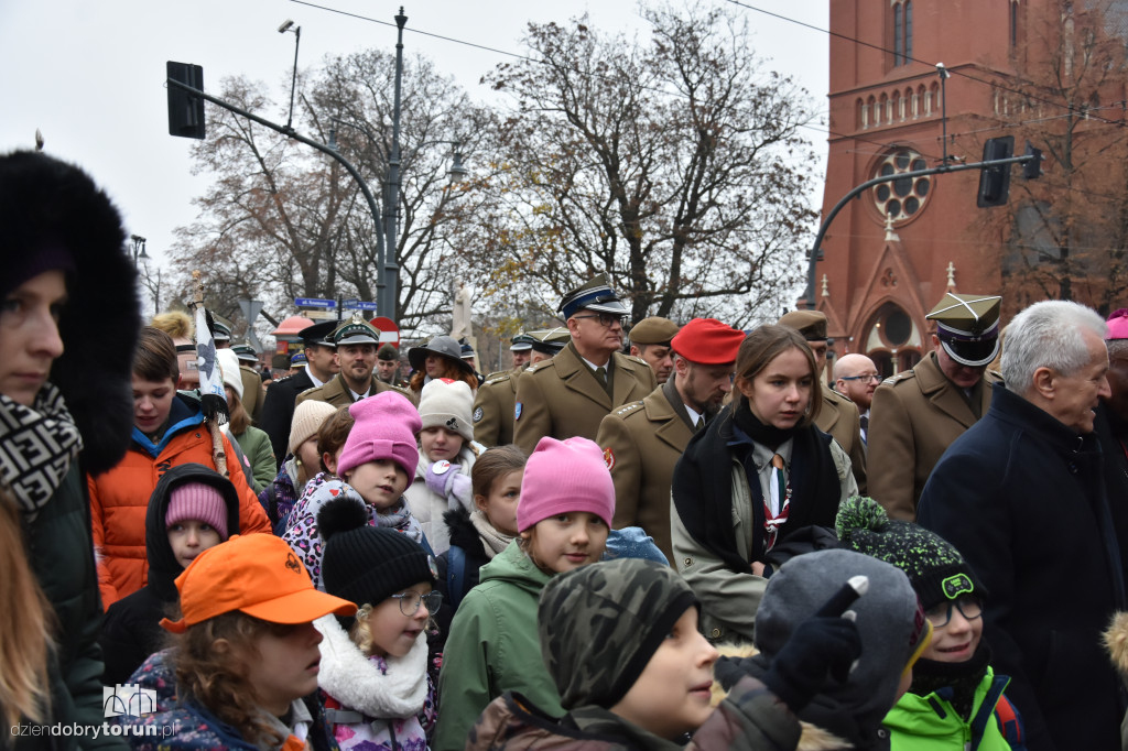 Pochód patriotyczny na 11 listopada w Toruniu