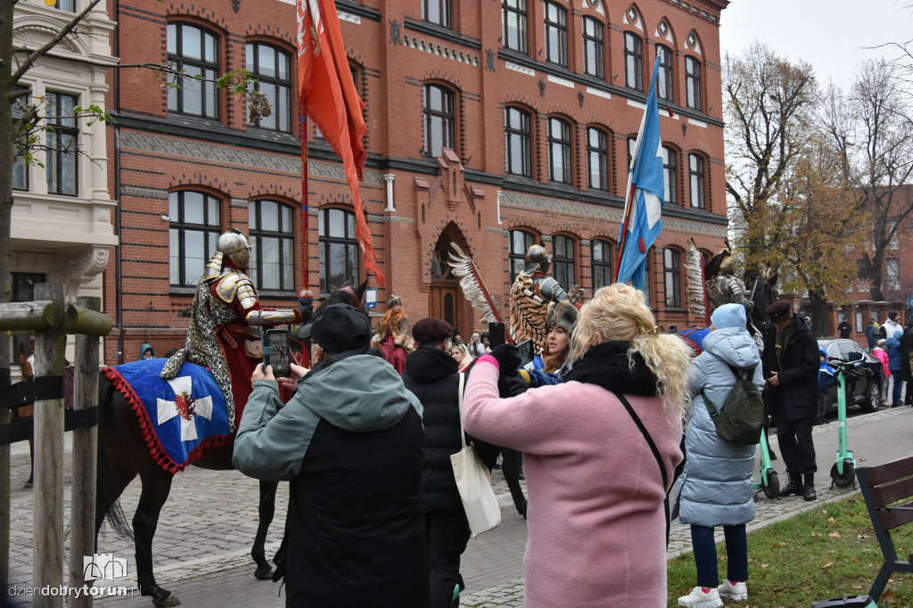 Torunianie tłumnie uczcili 11 listopada