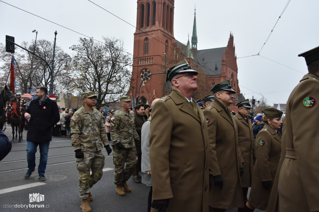 Pochód patriotyczny na 11 listopada w Toruniu