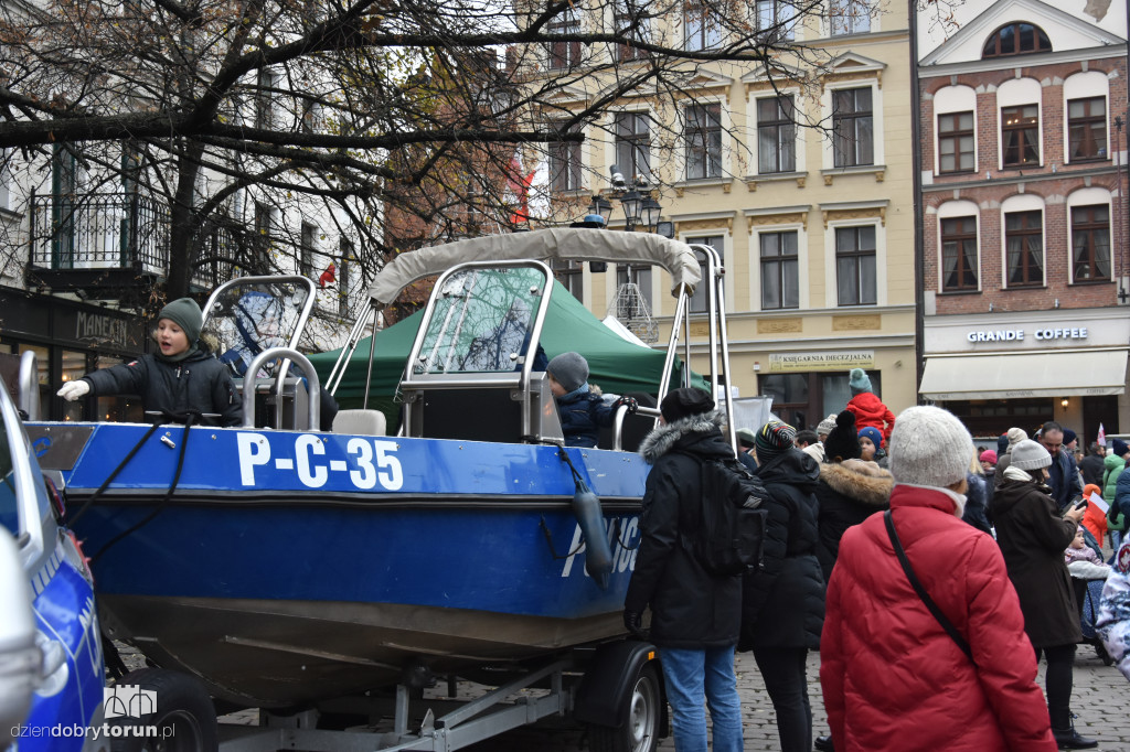 Piknik historyczny na Rynku Staromiejskim