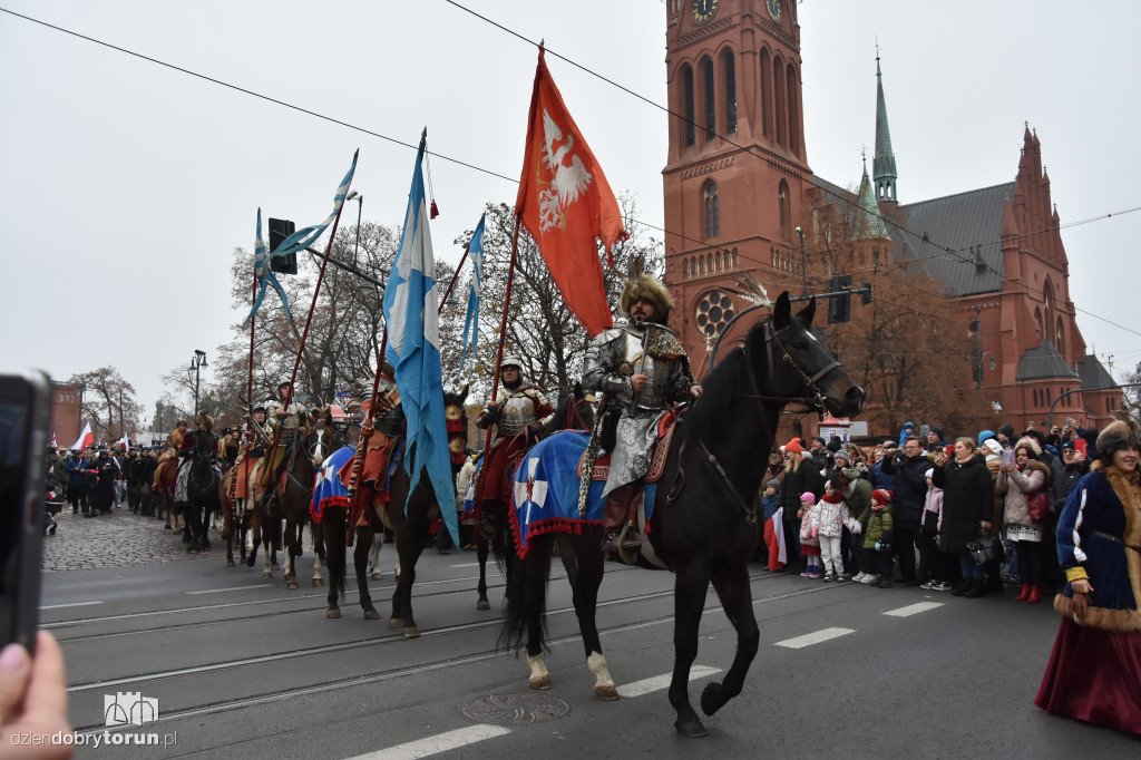 Pochód patriotyczny na 11 listopada w Toruniu