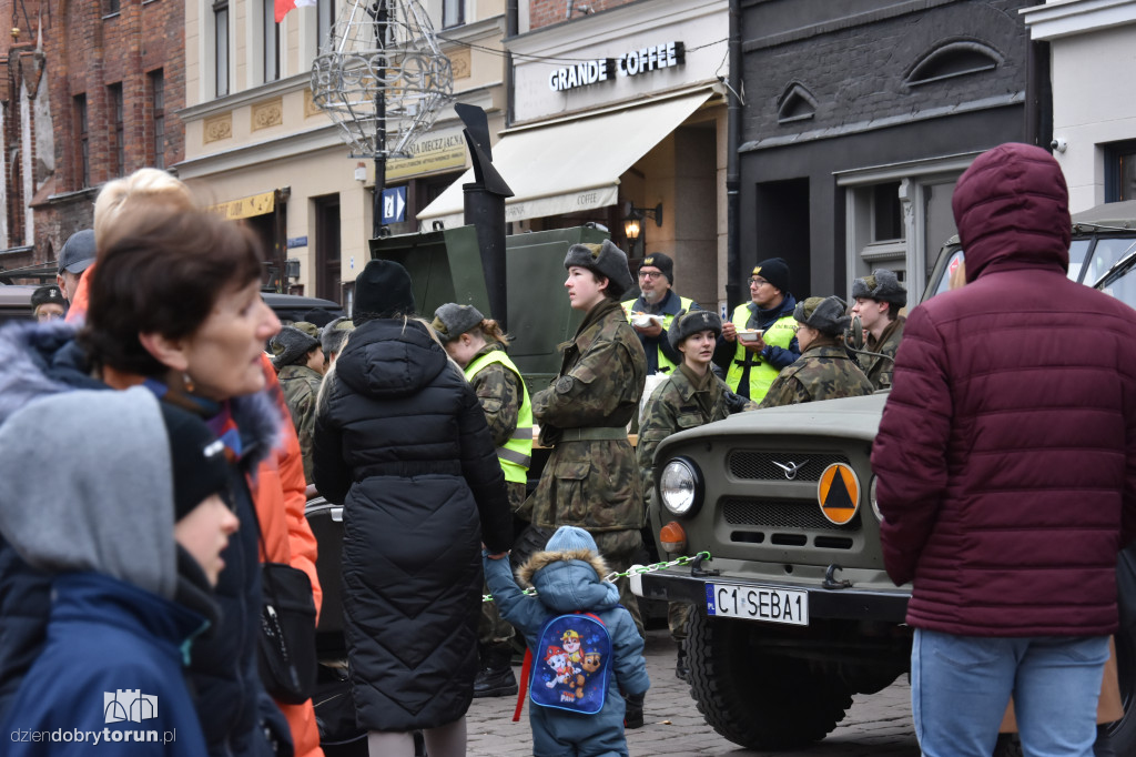 Piknik historyczny na Rynku Staromiejskim