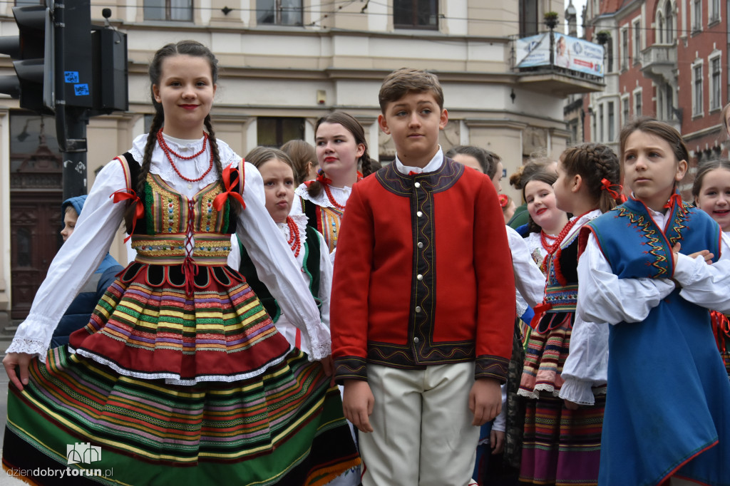 Torunianie tłumnie uczcili 11 listopada