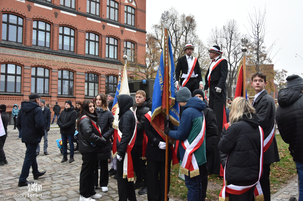 Torunianie tłumnie uczcili 11 listopada