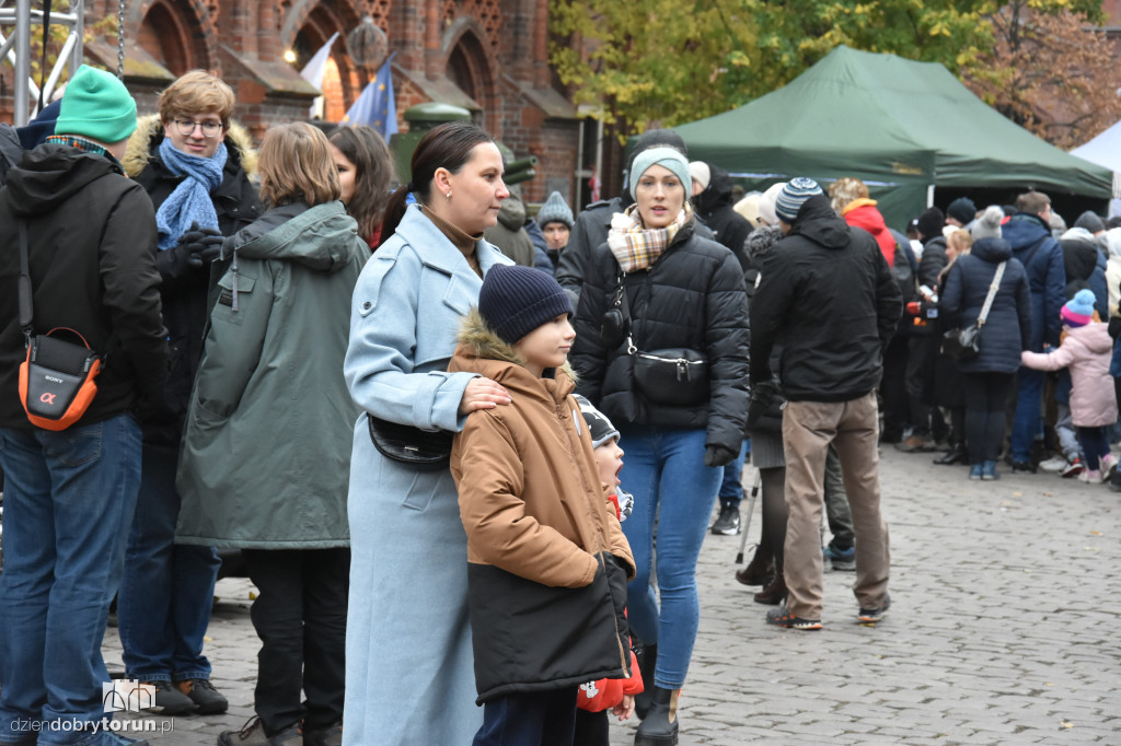 Piknik historyczny na Rynku Staromiejskim