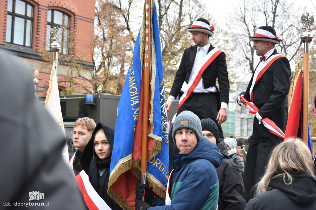 Torunianie tłumnie uczcili 11 listopada