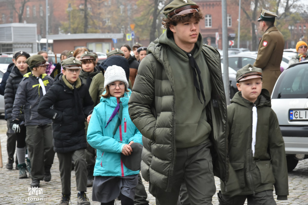 Torunianie tłumnie uczcili 11 listopada