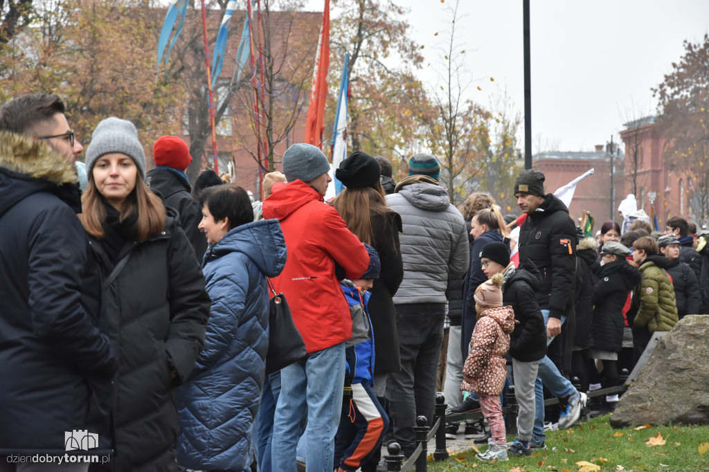 Torunianie tłumnie uczcili 11 listopada