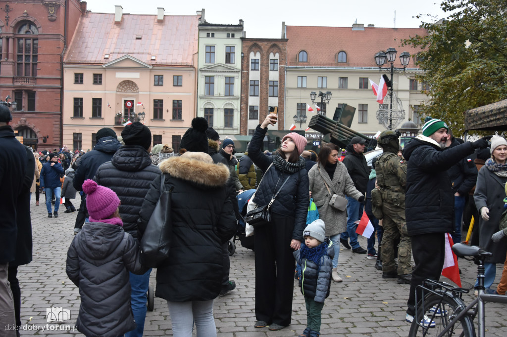 Piknik historyczny na Rynku Staromiejskim