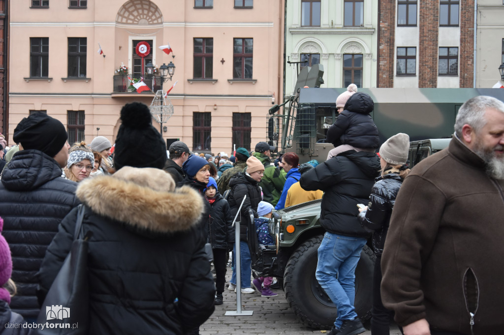 Piknik historyczny na Rynku Staromiejskim