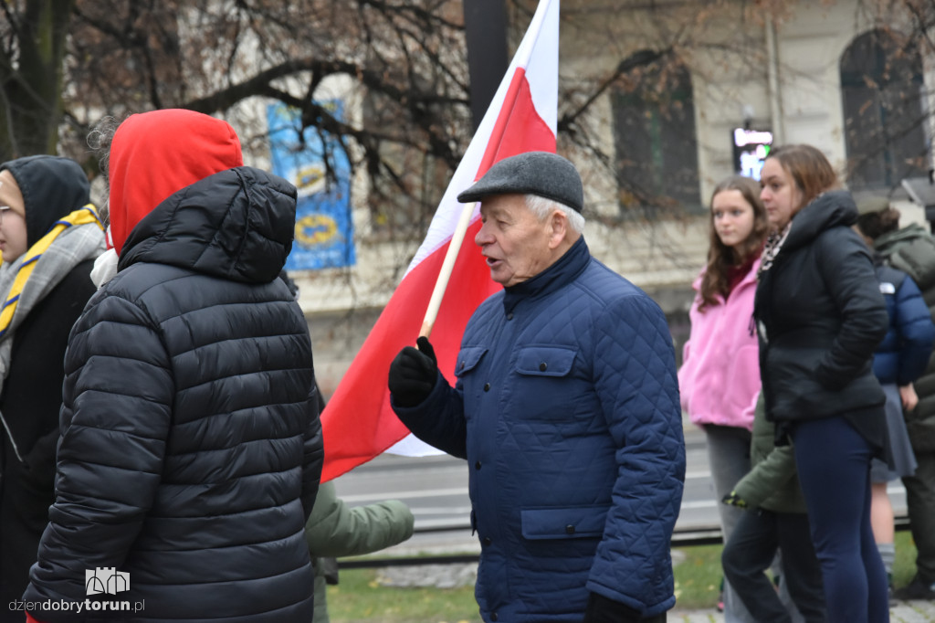 Torunianie tłumnie uczcili 11 listopada