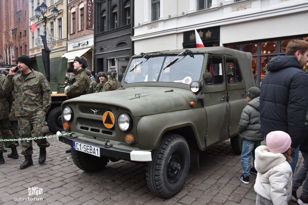 Piknik historyczny na Rynku Staromiejskim