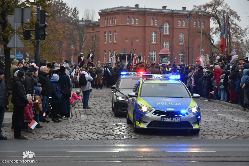 Torunianie tłumnie uczcili 11 listopada