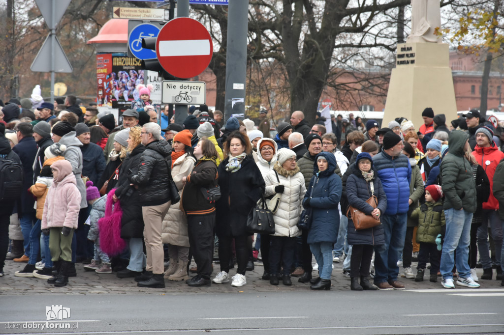 Torunianie tłumnie uczcili 11 listopada