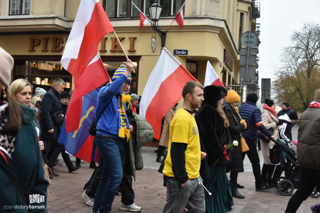 Pochód patriotyczny na 11 listopada w Toruniu